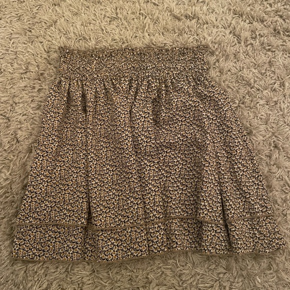 Princess Polly Hazel brand Tiered Flowy mini skirt with sunflower design in tan - Picture 2 of 4